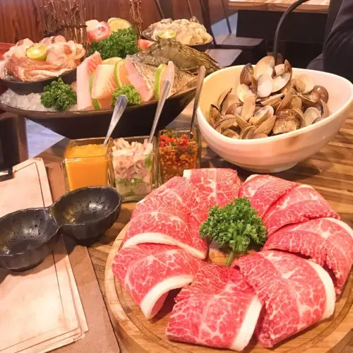 蛤蠣控的天堂！超霸氣海鮮，雙人套餐就飽到不要不要的 ● 極蜆鍋物 | 台北松山美食