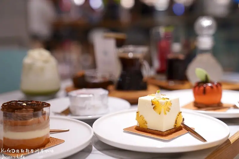 【台中西屯│美食】DAS kafeD德勒斯登河岸咖啡(新光台中店)。新光三越甜點推薦，德式年輪蛋糕，口感細緻，咖啡達人現製咖啡