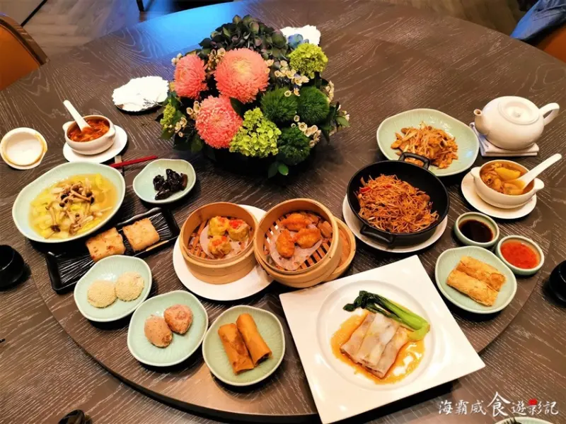 板橋●新板希爾頓【青雅中餐廳】人氣港點吃到飽 魚籽燒賣、黑松露蘿蔔絲餅、鮮蝦腐皮捲....