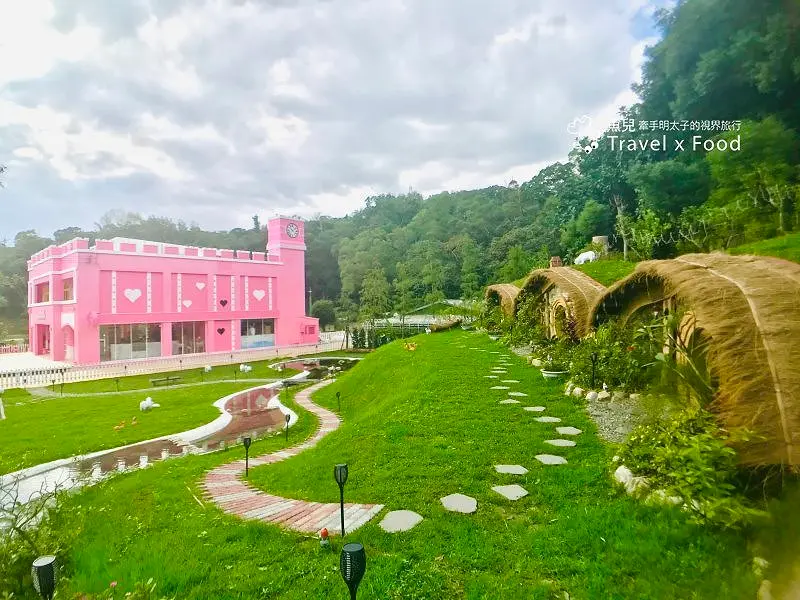 浮誇粉嫩版～兔子迷宮礁溪浴場｜午茶喔伊係，網美集散地，拍好拍滿真有趣 @ 魚兒 x 牽手明太子的「視」界旅行