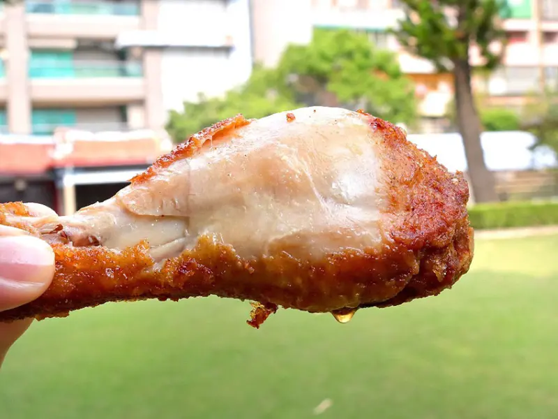 台南炸雞／下午茶點心一吃成主顧／採用國產新鮮溫體雞肉／神秘獨家炸粉／連不愛吃炸雞的人都愛上