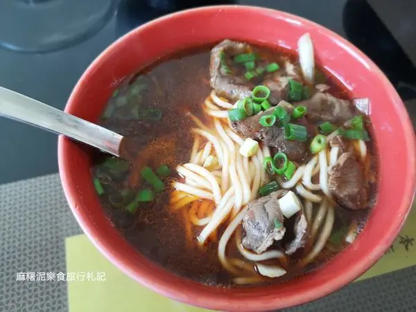 【台中 石岡】前往新社花海路上的人氣牛肉麵、石岡美食『牧莊原汁牛肉麵』