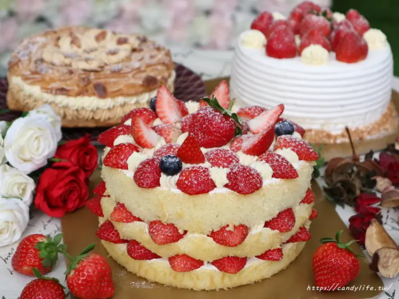 春野櫻創意洋菓子│草莓用量沒在客氣，超浮誇草莓蛋糕，想吃請先預訂，現場不一定買的到！