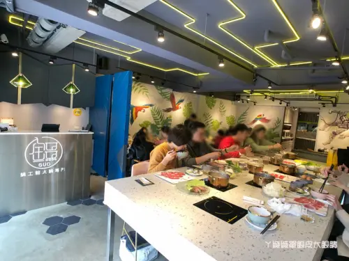 單人鍋最便宜只要280元！新竹平價火鍋推薦鍋工館！貝殼一把抓通通有獎最大獎龍蝦 - ㄚ綾綾單眼皮大眼睛