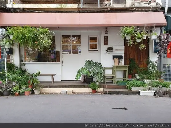 桃園市桃園區-桃園後站咖啡/我在這裡Im here