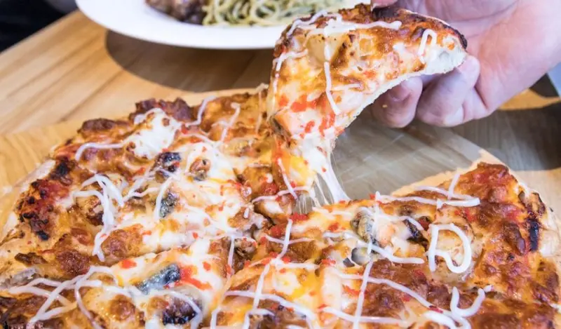 諾諾索 Non Lo So義式料理(向心店)｜南屯區台中 --工業風格的用餐空間，餐點內容豐富且份量超大，海上全餐披薩有著滿滿的鮮味