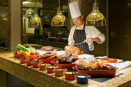 飯店圍爐訂位開跑！「台北國賓大飯店」除夕團圓宴，輕鬆圍爐免下廚！