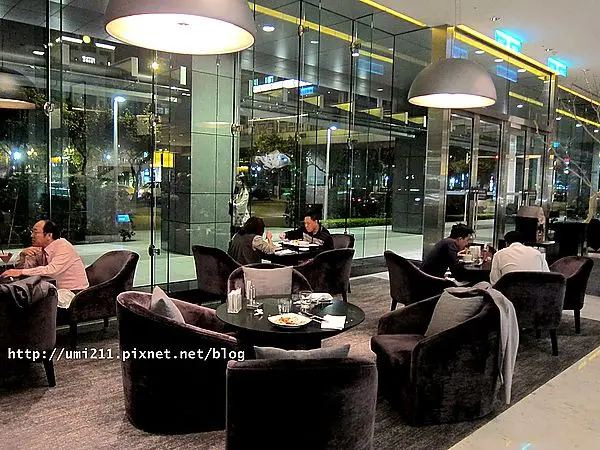 【美食】(台北信義)二訪艾美酒店！這次有牛排！ ✈ 艾美寒舍酒店 晚餐