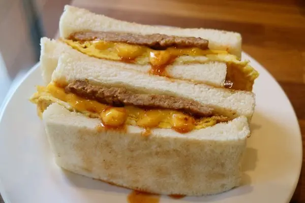 真芳-碳烤吐司/紅茶牛奶 民生店 /美食窩客 ifunny艾方妮 提供