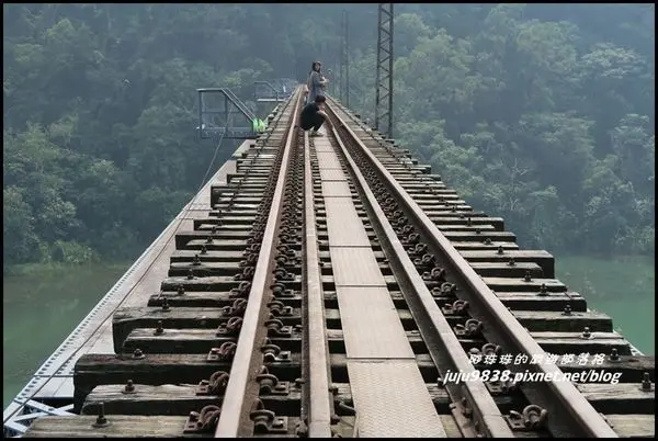 苗栗三義美食景點推薦「內社川鐵橋」/ 窩客 阿珠珠 提供