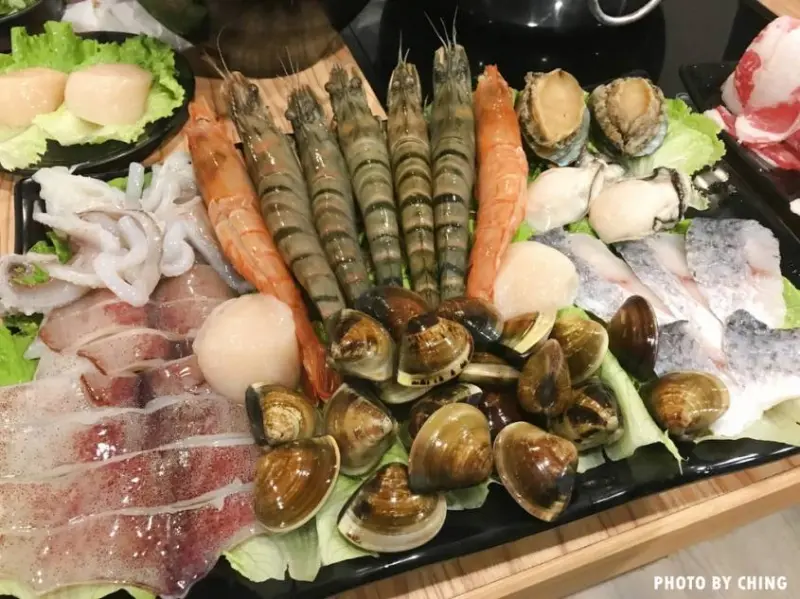 美食窩客 小菁愛旅行 推薦 金鍋盃小火鍋（板橋店）