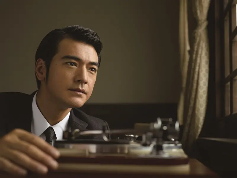 伯朗大道翻版！金城武新廣告 宜蘭文學館湧人潮