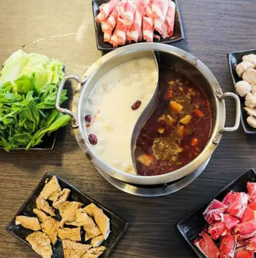宜蘭│六眷村鴛鴦麻辣鍋～來自廣州道地的麻辣鍋　用餐即送刀削麵　強推招牌芋頭貢丸