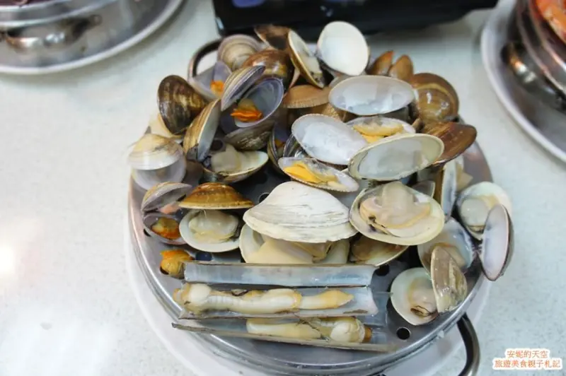 浮誇系台北蛤蜊「二月牌沙茶爐-新北市中華店」 /美食窩客 安妮  提供