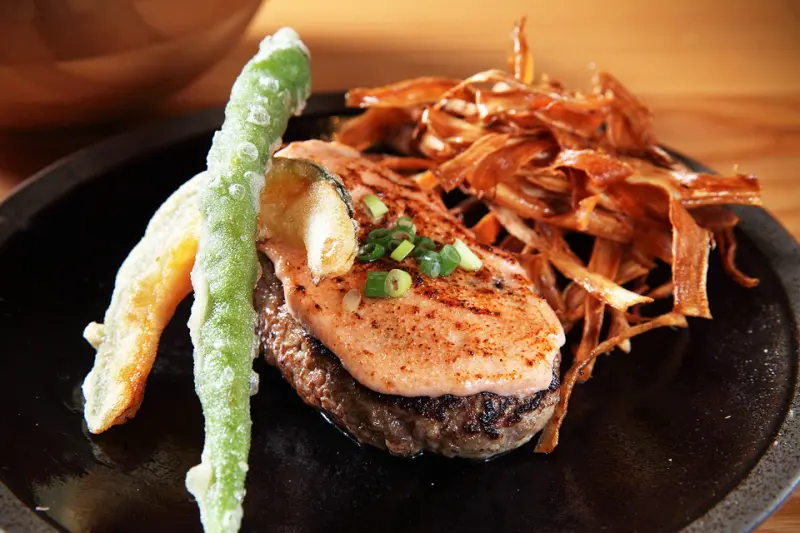 東京排隊名店「俺の漢堡排山本」進軍東區！道地日式漢堡排美味上桌！