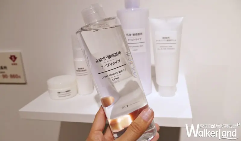 無印控搶著逛！無印良品強勢推出全新「質感系春夏新品」，再加碼壓克力收納盒、靠枕等560項小物即日起全面價降。