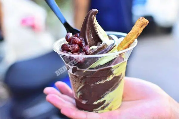 [高雄美食]捷運西子灣站每日口味限定冰品，夏日消暑聖品霜淇淋專賣 -- 丸浜霜淇淋(高雄美食、高雄冰品、高雄霜淇淋推薦、捷運西子灣站美食、中山大學美食)