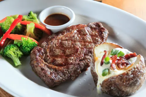 饕客惋惜！全球最大連鎖牛排餐廳「澳美客牛排館」月底退出台灣市場！