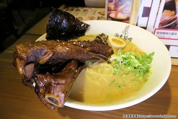 美食窩客 愛吃鬼維尼 提供 / 海老麵場-公園店