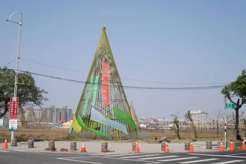 窩客維尼家族的幸福花園 推薦 2018台灣燈會在嘉義-童趣玩嘉燈區