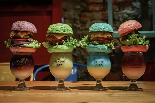 黑熊愛跳舞 Moon bear loves dancing / 美食窩客 魔王的碗公 提供