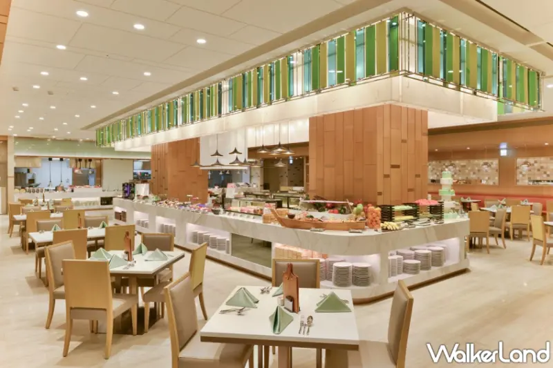 敘日餐廳推出樂齡55歲以上7折優惠，親友同行85折無限暢吃海鮮Buffet吃到飽。