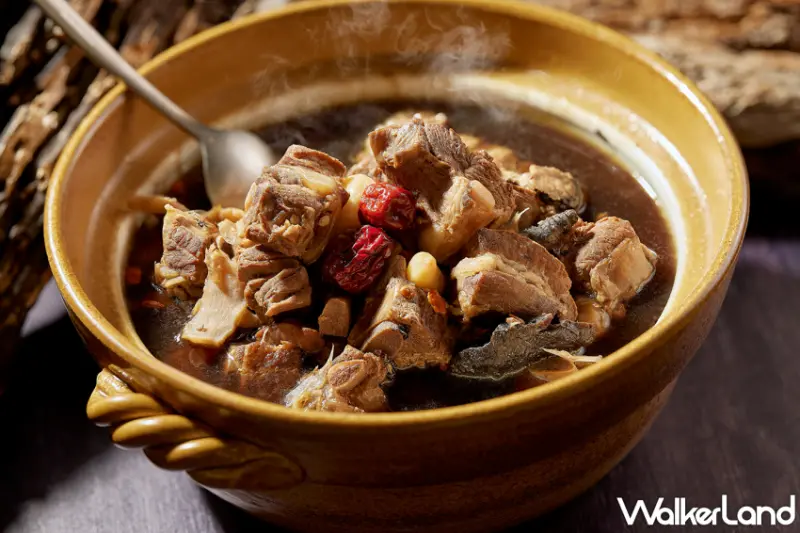 JR吃到飽買一送一！JR東日本大飯店台北推出東南亞美食吃到飽新菜單，60歲以上長輩另享6折優惠。