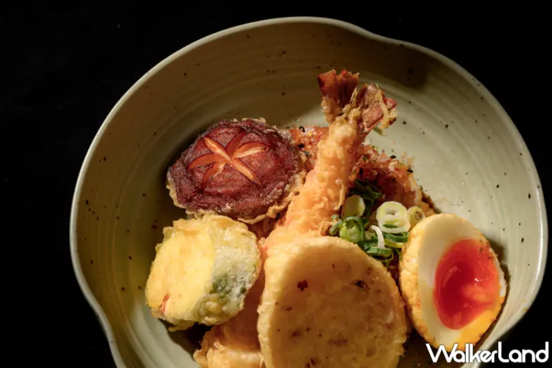 信義區美食「輪輪1976」超值商業午餐限時推出，職人手作壽司、六款異國主食，中午就約吃這間。