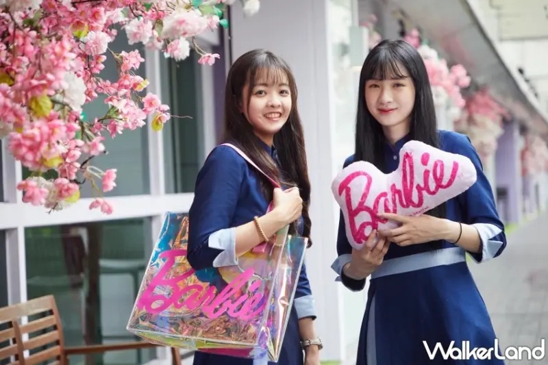 Barbie芭比粉絲一定會尖叫！Global Mall X Barbie™聯名限定會員禮搶先看，Barbie™托特包、Barbie™法蘭絨毯一定搶。