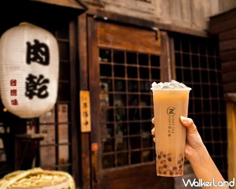 御私藏買一送一！御私藏大巨蛋試營運優惠「炙燒布蕾黑龍奶買一送一、爆打渣男檸檬茶買二送一」。