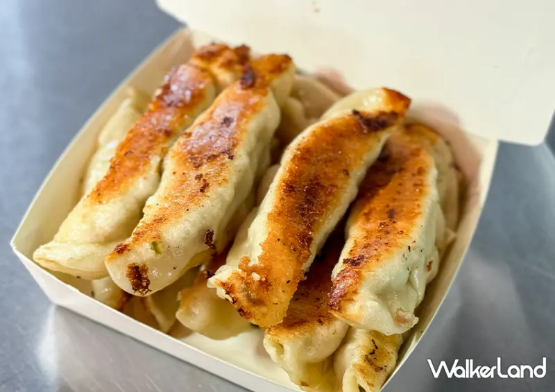 基隆神級鍋貼！基隆慶安宮「曾家鍋貼店」在地營業超過30年/ WalkerLand窩客島整理提供 未經許可不可轉載。