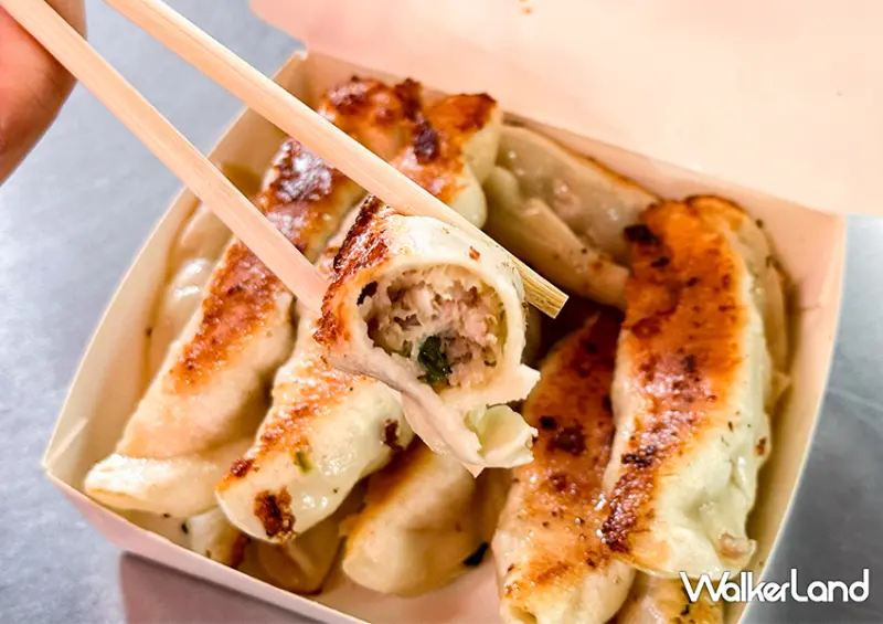 基隆神級鍋貼！基隆慶安宮「曾家鍋貼店」在地營業超過30年/ WalkerLand窩客島整理提供 未經許可不可轉載。