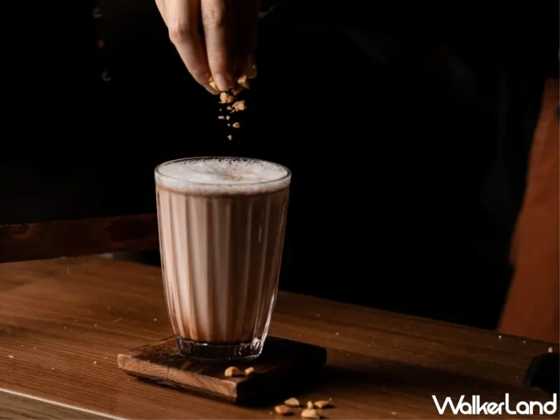 高雄夢時代「拿鐵生活節」搶先登場！40家咖啡館、人氣美食強勢進駐，高雄人搶先體驗夢幻戶外午茶。