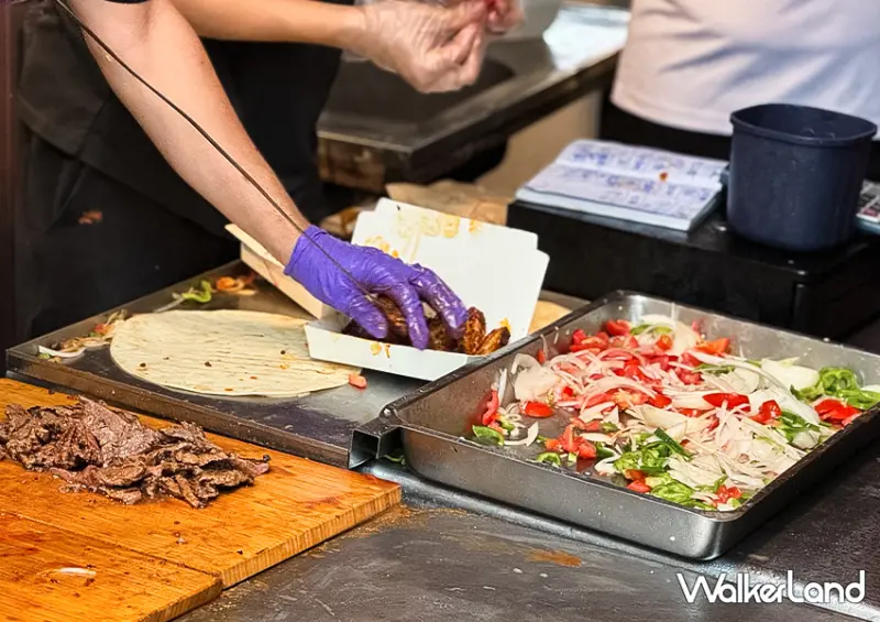 林口美食「土爸爸行動廚房」土耳其捲餅超多肉/ WalkerLand窩客島整理提供 未經許可不可轉載。