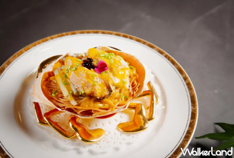 台北萬豪「尋味秋蟹」、「萬兔MOON遊」秋季限定，4米巨型月球、800公克肥美大沙公。