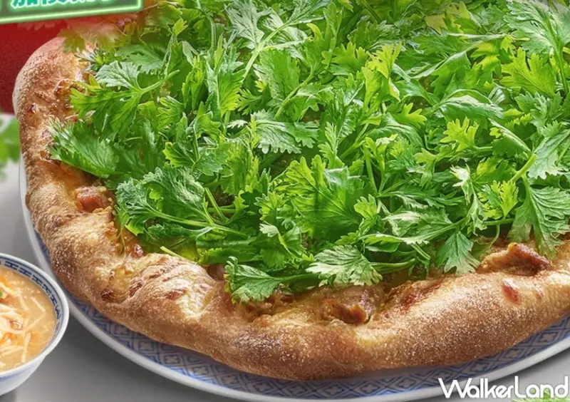 必勝客 香菜富翁肉羹比薩 / WalkerLand窩客島提供 未經許可，不得轉載