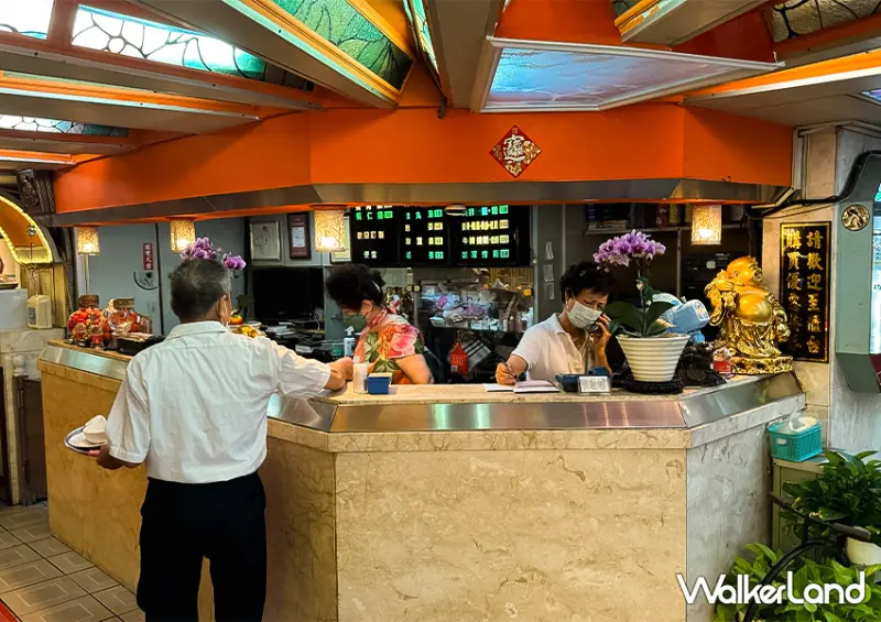 「台北東一排骨總店」西門町必吃夜總會排骨飯/ WalkerLand窩客島整理提供 未經許可不可轉載。