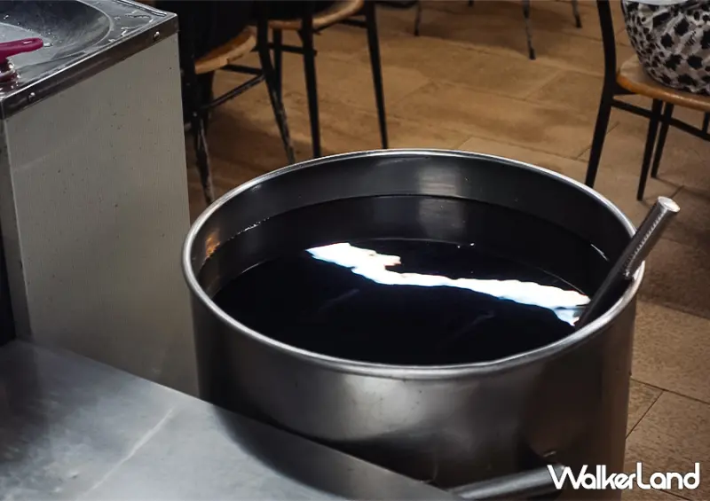 中山區必吃燒臘便當「家鴻鵝肉」燒鵝腿一開店就秒殺/ WalkerLand窩客島整理提供 未經許可不可轉載。