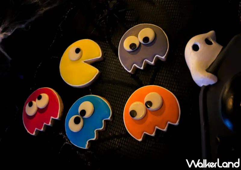 台北亞都麗緻推出萬聖節限定糕點與互動遊戲，「萬聖鬼牌抽抽樂」同花順就送14,080元住宿券。