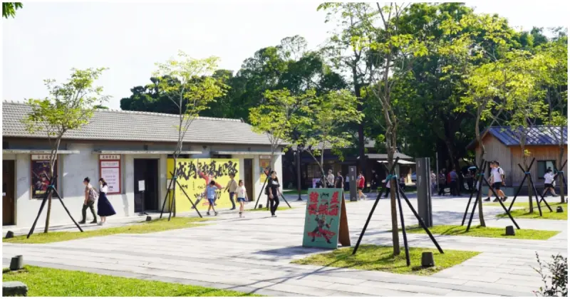 漫畫免費看到飽！上千本漫畫、漫畫展覽進駐日式建築群「國家漫畫博物館」。