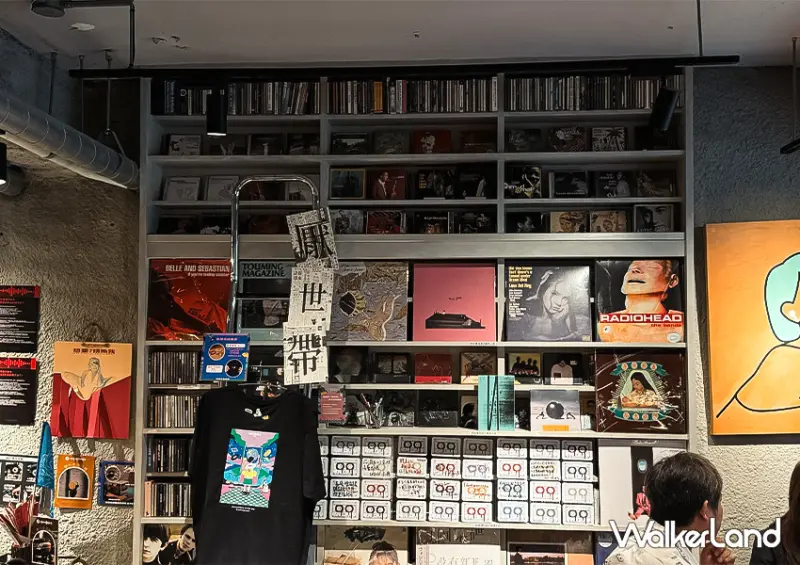 台北唱片咖啡廳「聲色 Sounds Good」整牆都是黑膠/ WalkerLand窩客島整理提供 未經許可不可轉載。