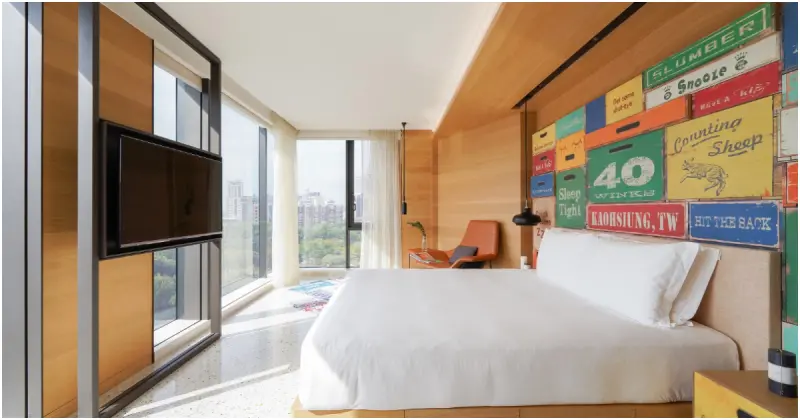 高雄英迪格酒店八周年限時「買一送一」快閃優惠及寵物專屬慶生住房專案。