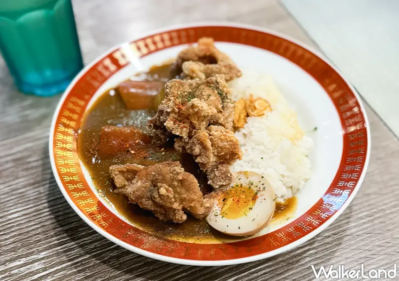 ▲▼板橋車站平價美食「小吉咖哩」推薦菜單：鹹酥雞咖哩 $160 / WalkerLand窩客島 蕭芷琳 拍攝