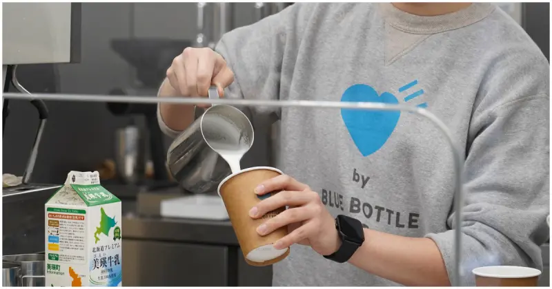 愛心藍瓶咖啡！東京唯一藍瓶咖啡聯名店「HUMAN MADE by Blue Bottle Coffee 」，限定藍瓶周邊買爆。