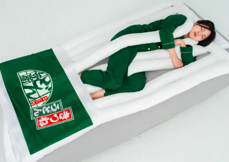 ▲▼日清烏龍麵「SNS話題商品化活動」即日起開跑，豆皮棉被、烏龍麵床墊都有 / 日清のどん兵衛提供、WalkerLand窩客島整理​​​​​​​