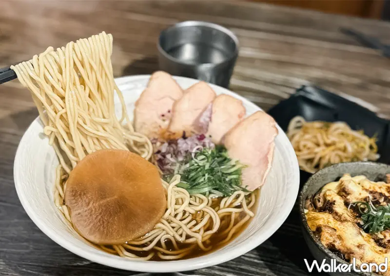 ▲「墨洋拉麵」最低只要170元的「貝出汁拉麵」，就能享有拉麵免費續 / WalkerLand窩客島 蕭芷琳 拍攝