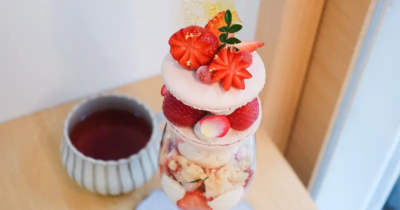 台北草莓芭菲推薦！信義巷弄咖啡廳「添糖法式甜點 Le Ciel」層層手工製作，草莓蛋糕也別錯過。