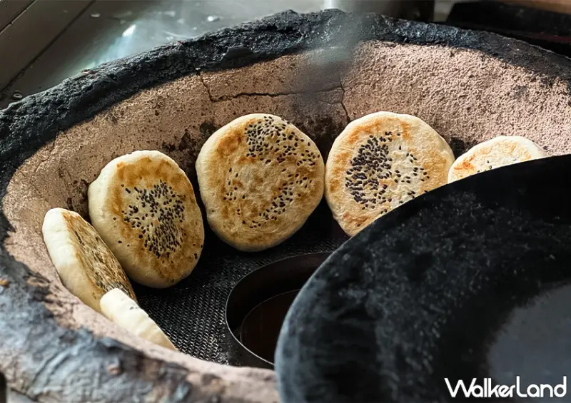 ▲中壢平價美食「徐記紅糖餅」靠近桃捷老街溪站，僅需步行約5分鐘 / WalkerLand窩客島 蕭芷琳 拍攝​​​​​​​