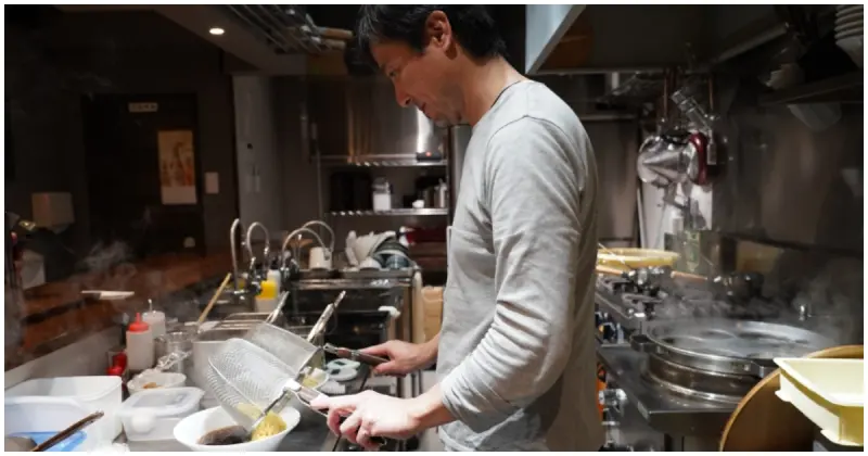 大分人都來這吃拉麵！清爽系大分醬油拉麵店「中華そば さこや」，晚餐有味噌拉麵。