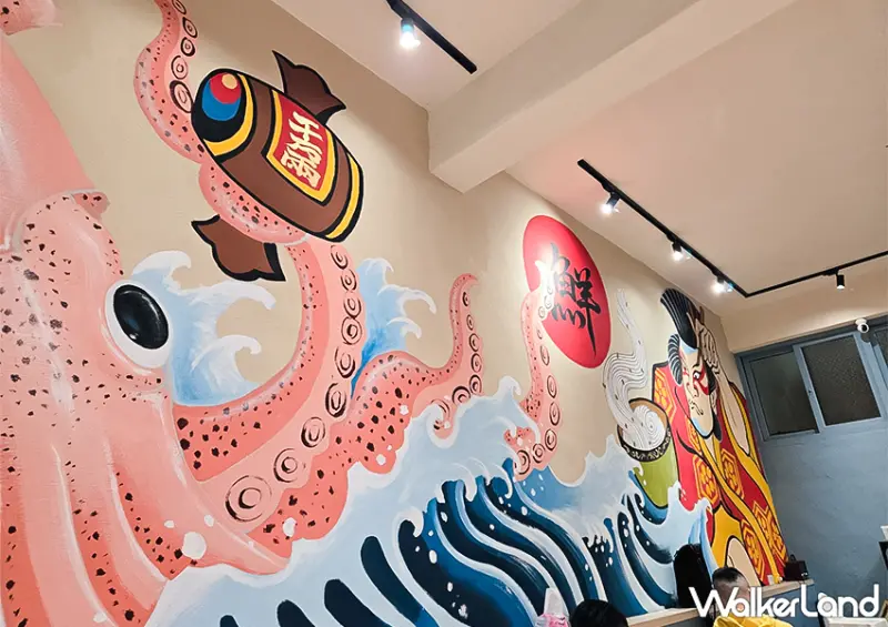 ▲▼板橋餐廳推薦「澎發號」以雞湯為湯底，搭配澎湖直送的小卷，湯頭層次豐富且帶有白胡椒香氣 / WalkerLand窩客島 蕭芷琳 拍攝